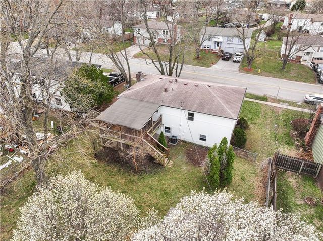 616 S Montclaire Drive, Olathe, KS 66061