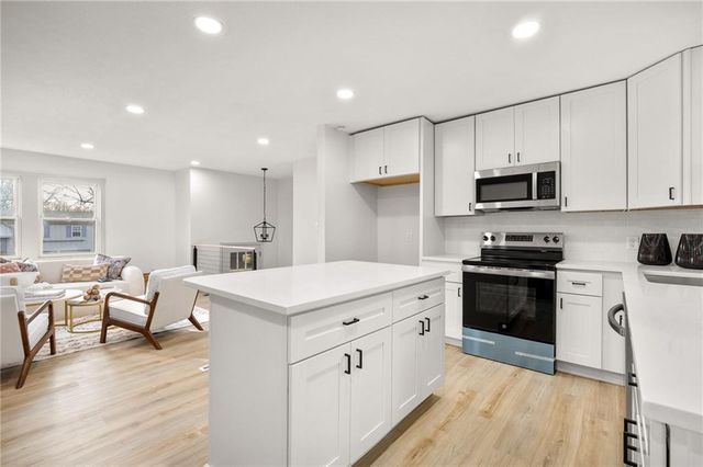 616 S Montclaire Drive, Olathe, KS 66061