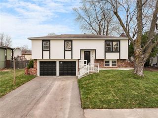 616 S Montclaire Drive, Olathe, KS 66061