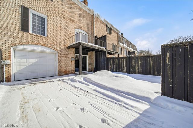 824 S Chillicothe Road 9, Aurora, OH 44202