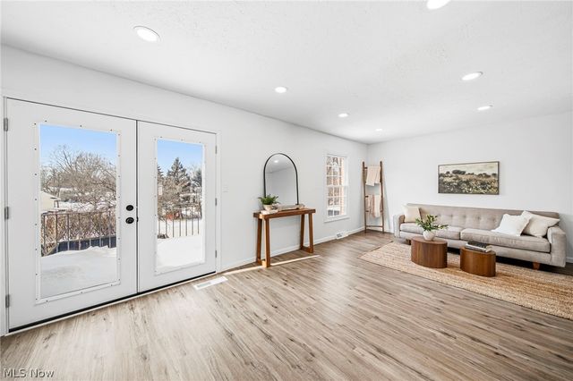 824 S Chillicothe Road 9, Aurora, OH 44202