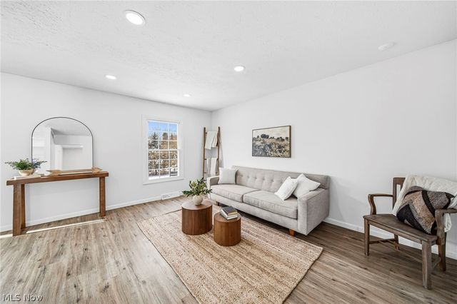 824 S Chillicothe Road 9, Aurora, OH 44202