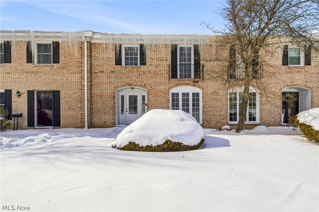 824 S Chillicothe Road 9, Aurora, OH 44202