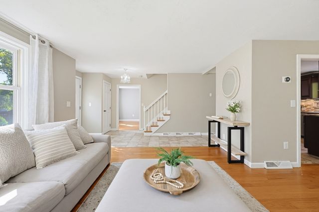 34 Zarek Dr, Attleboro, MA 02703