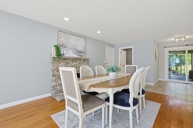 34 Zarek Dr, Attleboro, MA 02703