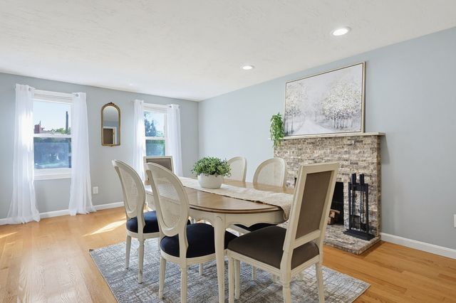 34 Zarek Dr, Attleboro, MA 02703