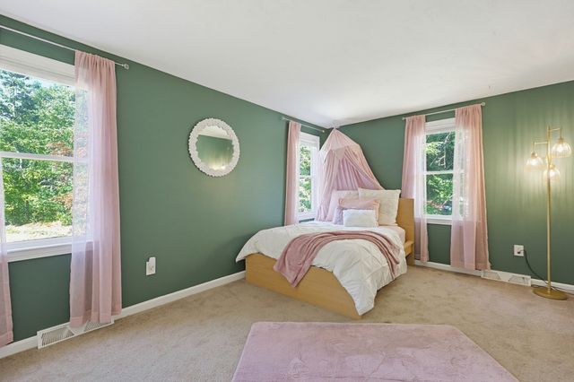 34 Zarek Dr, Attleboro, MA 02703