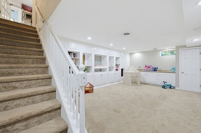 34 Zarek Dr, Attleboro, MA 02703