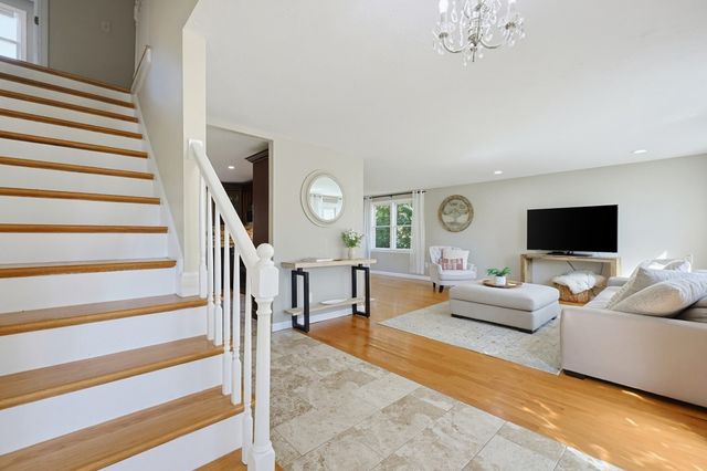 34 Zarek Dr, Attleboro, MA 02703