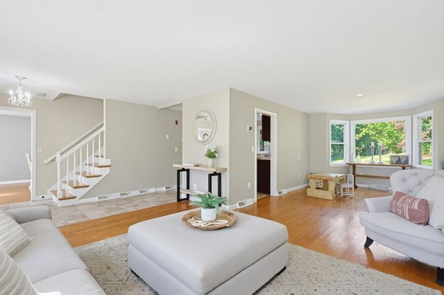 34 Zarek Dr, Attleboro, MA 02703