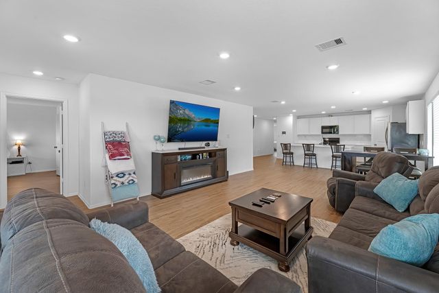 444 Maple Bend Lane, La Marque, TX 77568