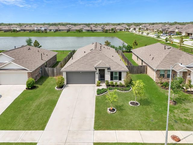 444 Maple Bend Lane, La Marque, TX 77568