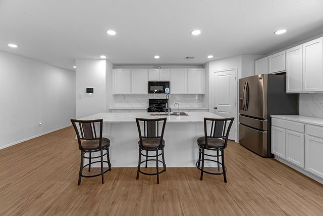 444 Maple Bend Lane, La Marque, TX 77568