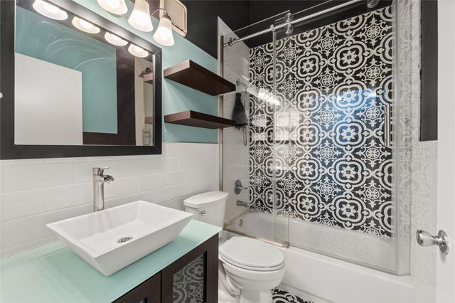 3094 S Oakland Forest Drive 1702, Oakland Park, FL 33309