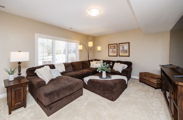 4611 153rd Street, Urbandale, IA 50323
