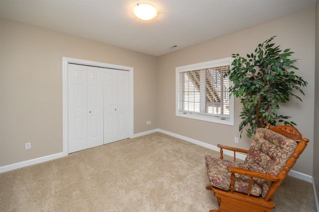 4611 153rd Street, Urbandale, IA 50323