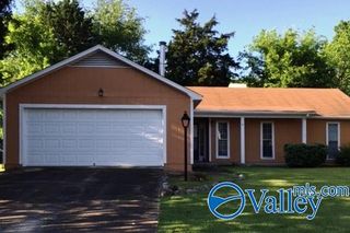 1027 Sharpsburg Drive, Huntsville, AL 35803