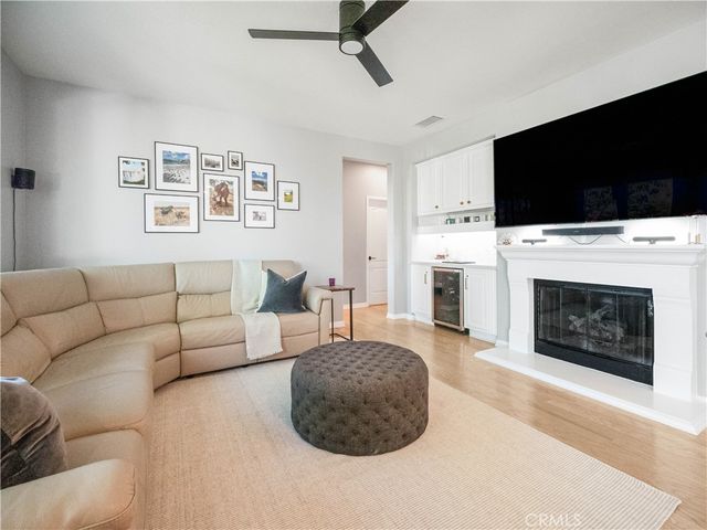 2430 Avis Court, Signal Hill, CA 90755