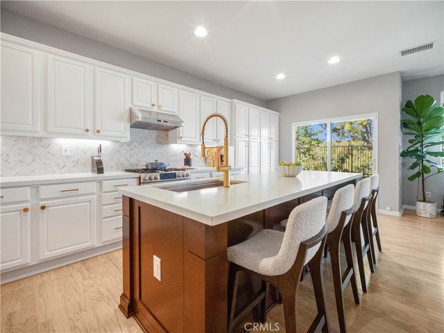 2430 Avis Court, Signal Hill, CA 90755