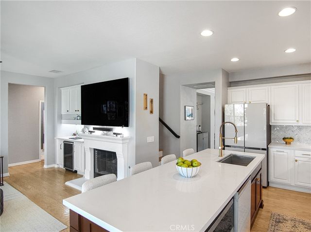 2430 Avis Court, Signal Hill, CA 90755