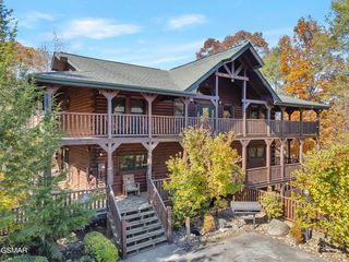 805 Spirit Loop Way, Gatlinburg, TN 37738