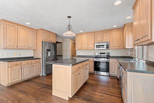 309 LOUISE DRIVE, Wrightstown, WI 54180