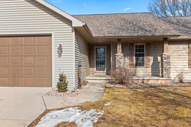 309 LOUISE DRIVE, Wrightstown, WI 54180