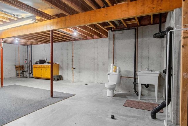 309 LOUISE DRIVE, Wrightstown, WI 54180