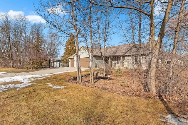 309 LOUISE DRIVE, Wrightstown, WI 54180