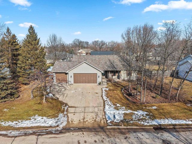 309 LOUISE DRIVE, Wrightstown, WI 54180