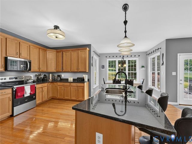 7478 Troub Ln, Mechanicsville, VA 23111