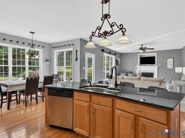 7478 Troub Ln, Mechanicsville, VA 23111