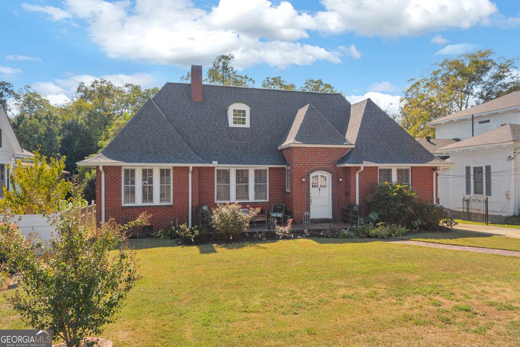 212 E Church Street, Elberton, GA 30635 — exterior