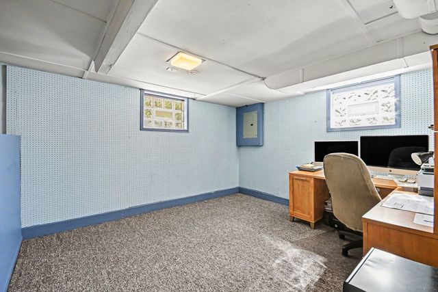 18010 Burnham Avenue, Lansing, IL 60438