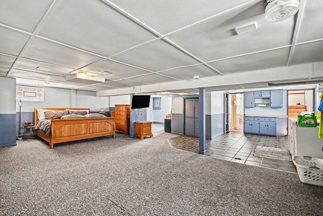 18010 Burnham Avenue, Lansing, IL 60438