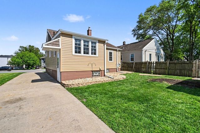 18010 Burnham Avenue, Lansing, IL 60438