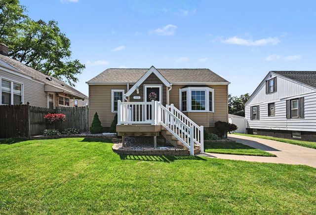 18010 Burnham Avenue, Lansing, IL 60438