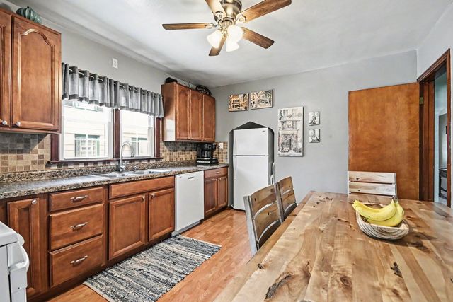 18010 Burnham Avenue, Lansing, IL 60438