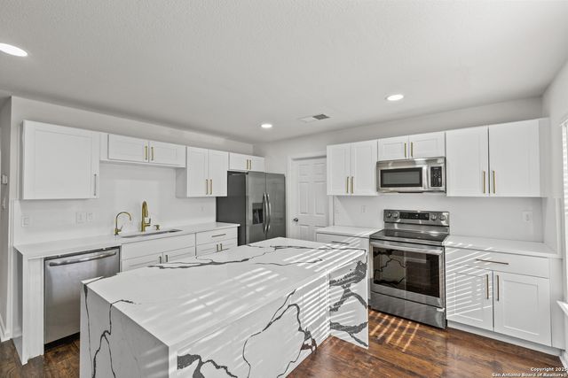 10003 silver, San Antonio, TX 78254