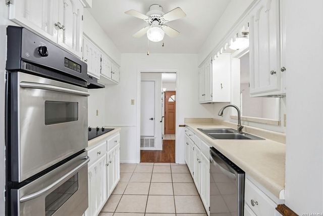 13731 LANDMARK HL, San Antonio, TX 78217