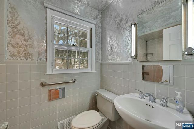 229 Allison Court, Englewood, NJ 07631
