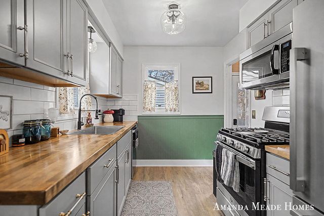 3913 Michael Avenue SW, Wyoming, MI 49509