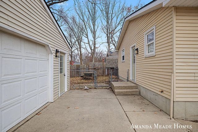 3913 Michael Avenue SW, Wyoming, MI 49509