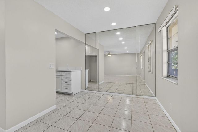 149 Hastings I, West Palm Beach, FL 33417