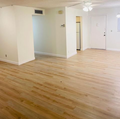 725 Lori Drive 412, Palm Springs, FL 33461