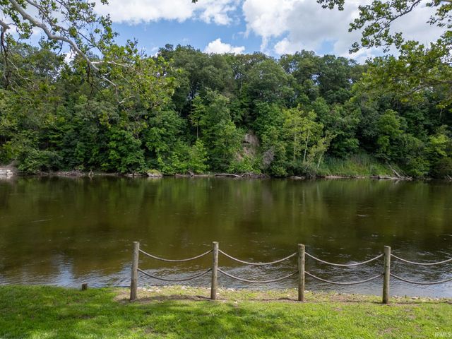 11344 W Horseshoe Bend Road, Brookston, IN 47923