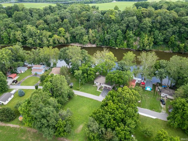 11344 W Horseshoe Bend Road, Brookston, IN 47923