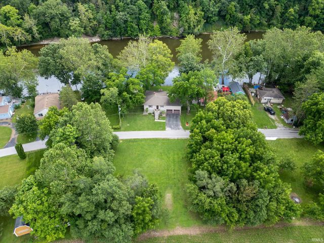 11344 W Horseshoe Bend Road, Brookston, IN 47923