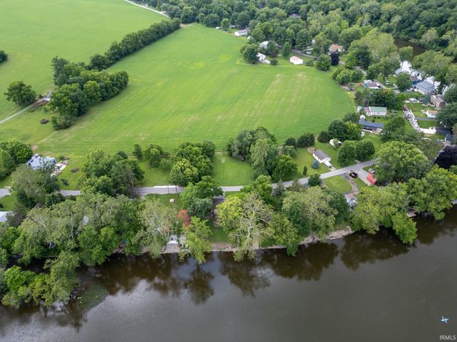11344 W Horseshoe Bend Road, Brookston, IN 47923