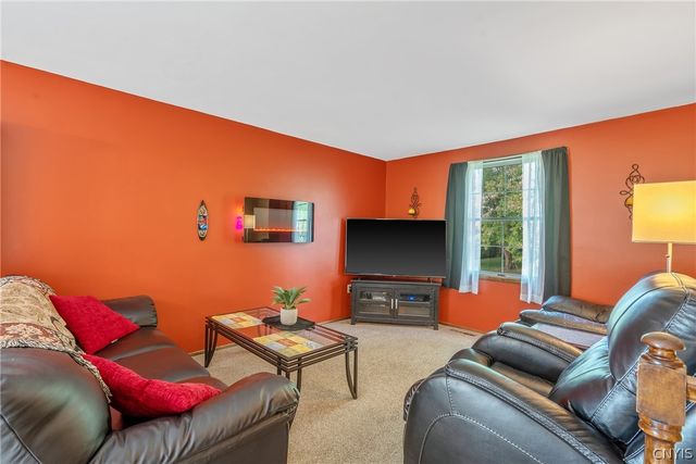 8448 Chinkapin Circle, Cicero, NY 13039